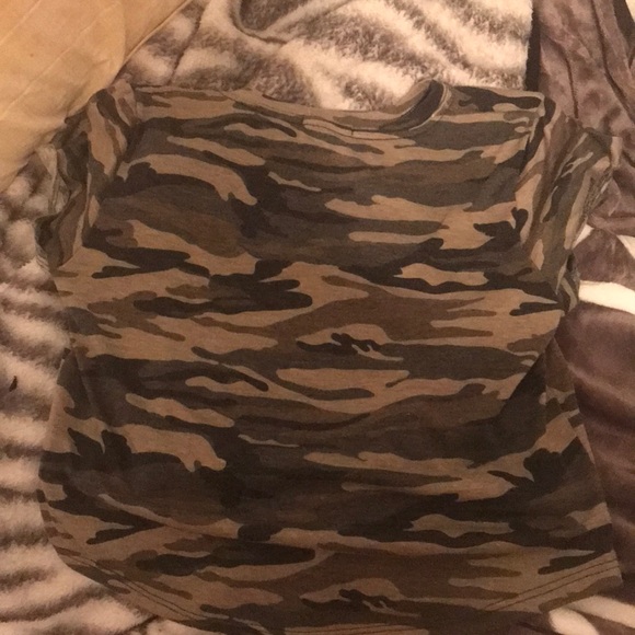 crop top - Picture 2 of 3